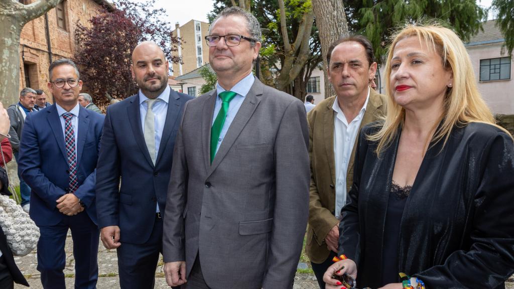 El consejero de Agricultura, Gerardo Dueñas, a su llegada a la asamblea general de Copiso, este viernes.
