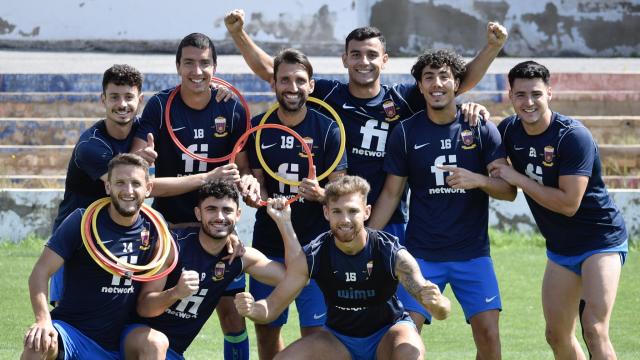 Los jugadores del Eldense se juegan el ascenso a Segunda frente al filial del Celta de Vigo.