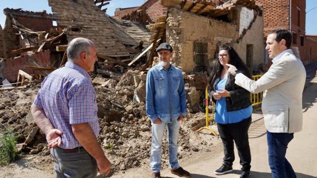 El presidente de la Diputación de Valladolid, Conrado Íscar, visitando La Seca tras las inundaciones