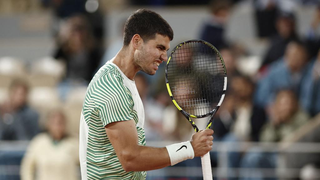 Alcaraz celebra su victoria ante Shapovalov.