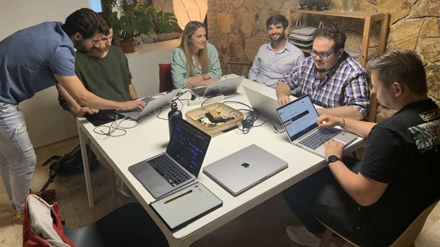 Una sesión del grupo de estudio de Málaga AI.