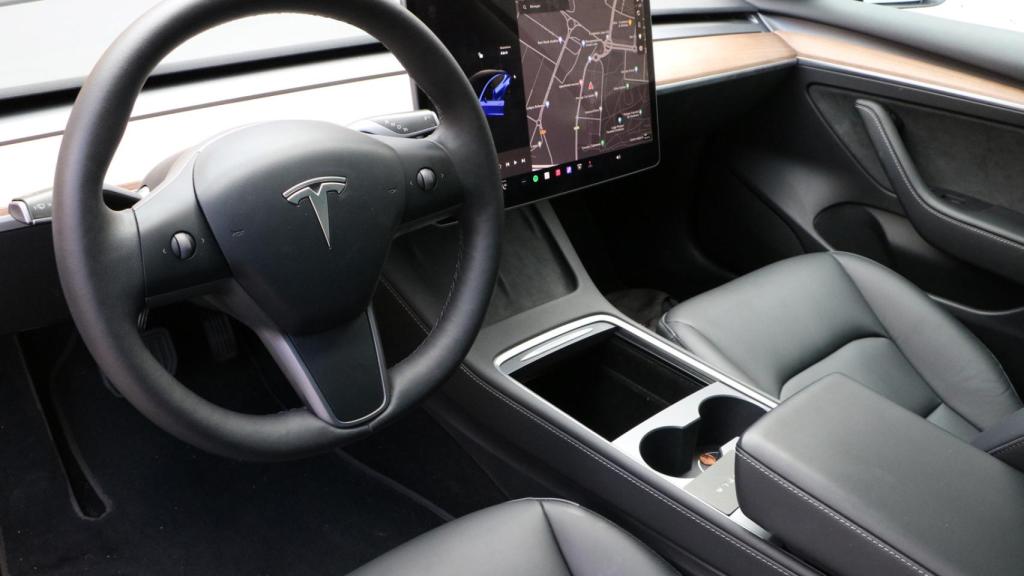 Tesla Model 3.