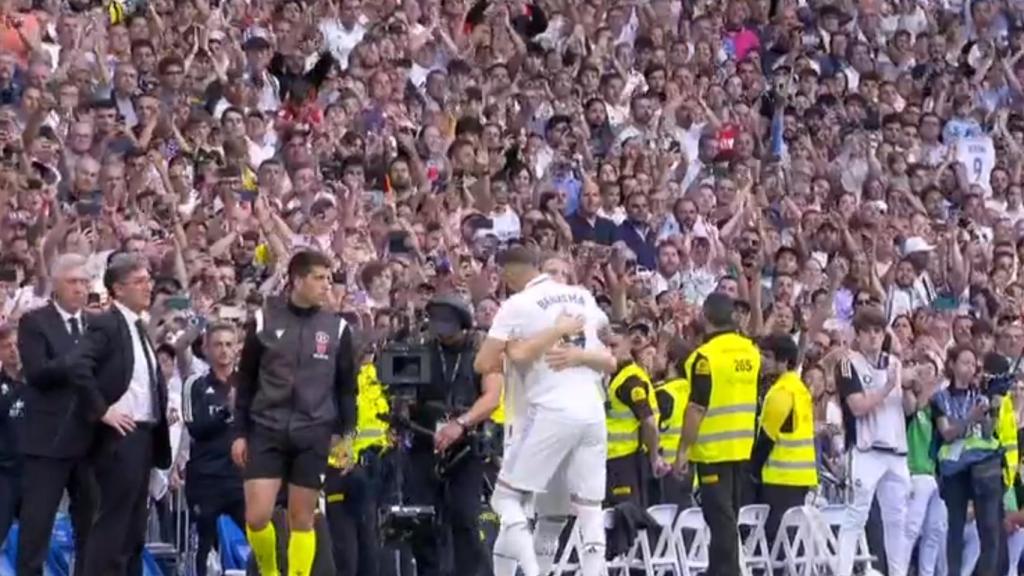 Karim Benzema se va sustituido y aclamado por el Santiago Bernabéu