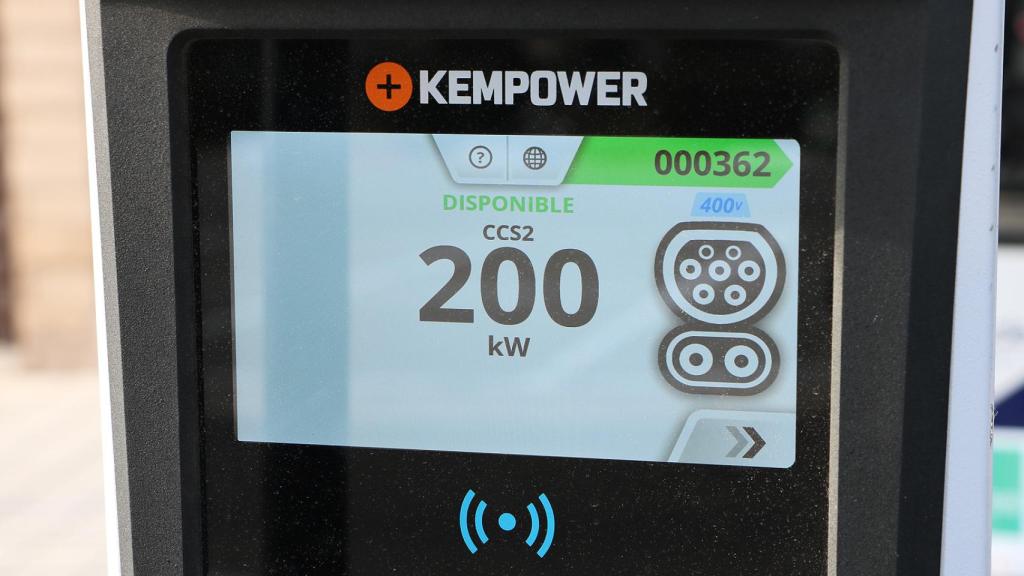 Zunder se caracteriza por instalar puntos de recarga ultrarrápida.