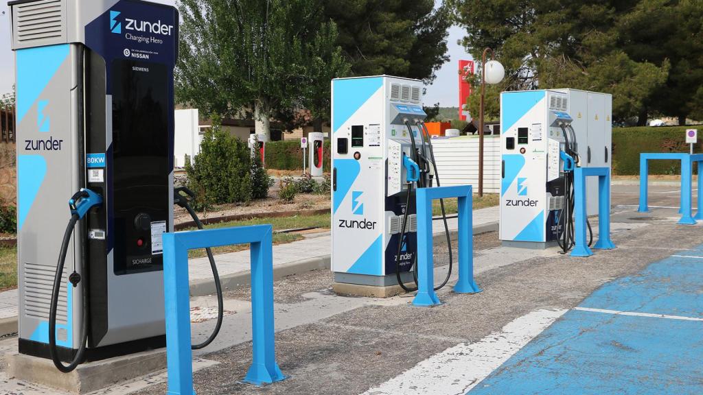 Estación de recarga de Zunder en Fuentespina, Burgos.