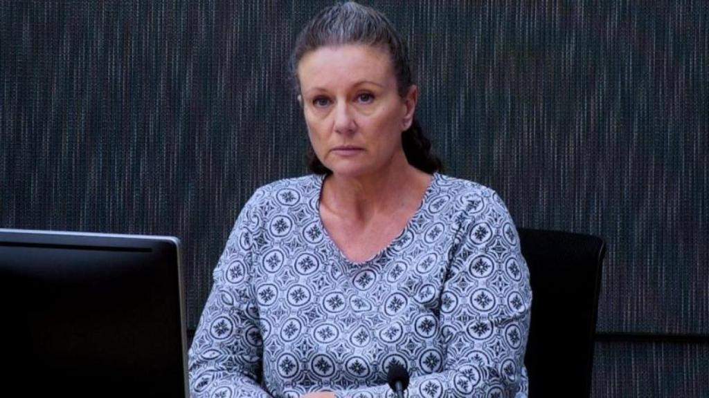 La australiana Kathleen Folbigg comparece por videoconferencia en un tribunal de Sidney en 2019.