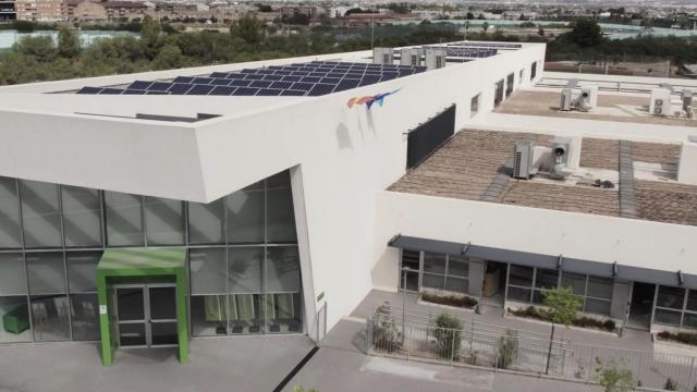 Placas fotovoltaicas en los colegios ELIS de Alicante y Murcia.