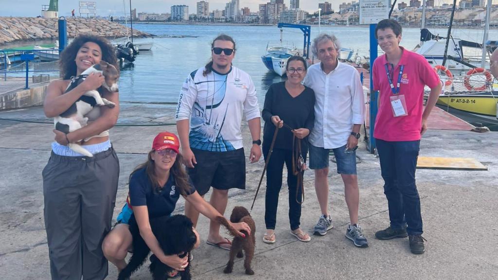 'Costa Blanca Pet Friendly': dos reconocidas influencers conocen Alicante con sus mascotas