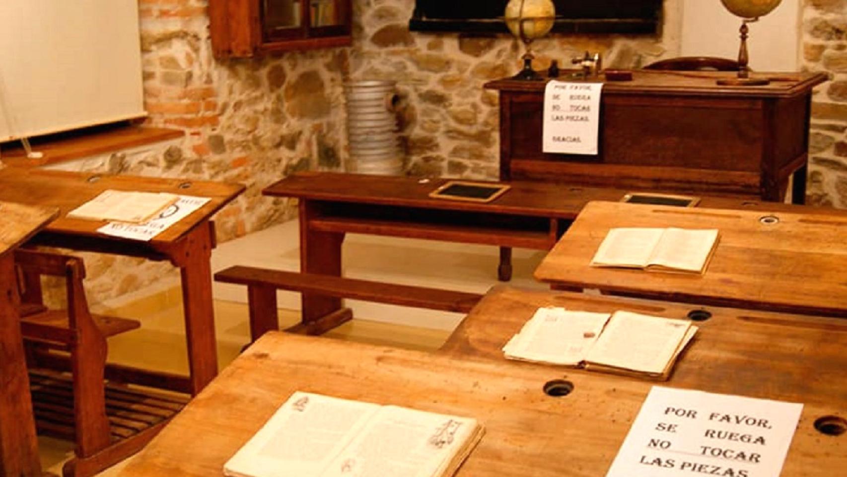 La antigua escuela de Castrocalbón