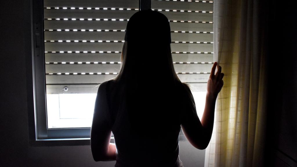 Mujer de espaldas