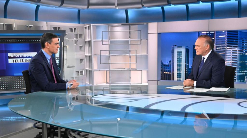 Pedro Piqueras entrevista a Pedro Sánchez.