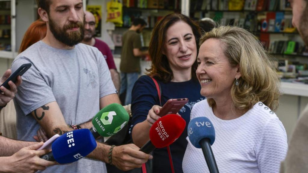 Nadia Calviño, en la Feria del Libro.