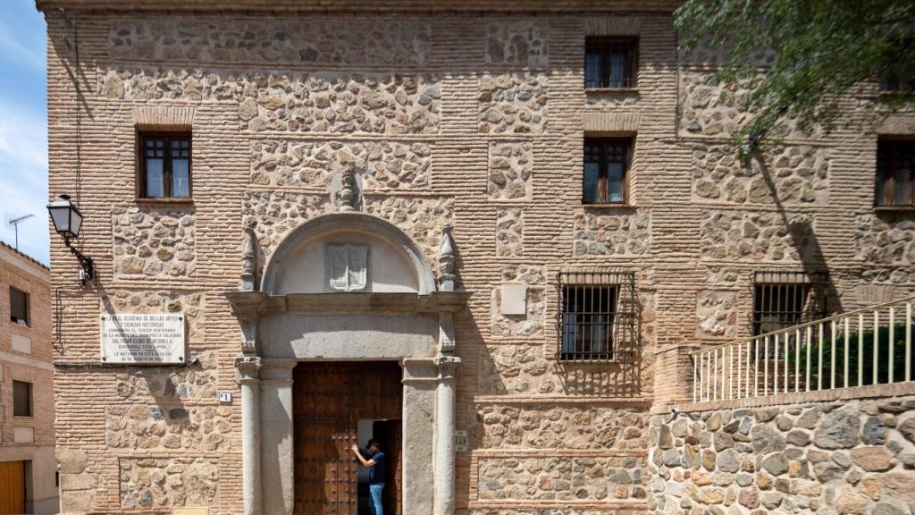 Fachada del Palacio de Medinilla