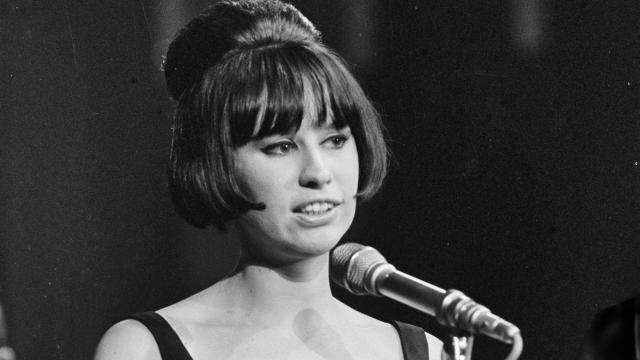 Astrud Gilberto durante un concierto en Ámsterdam en 1966.