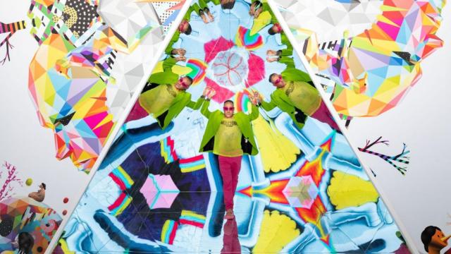 Okuda San Miguel en la nueva exposición titulada ‘Walking Life’