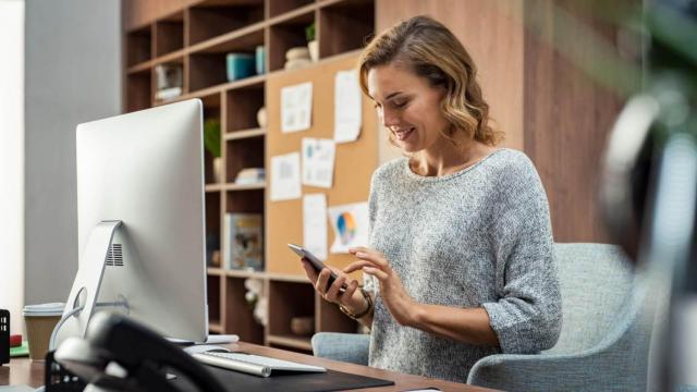 Empleada por cuenta propia.