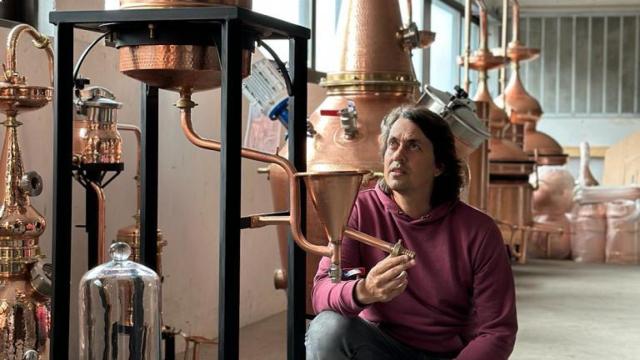 Pepe Albela, creador de la ginebra Nordés, inaugurará su propia destilería en Vedra (A Coruña)