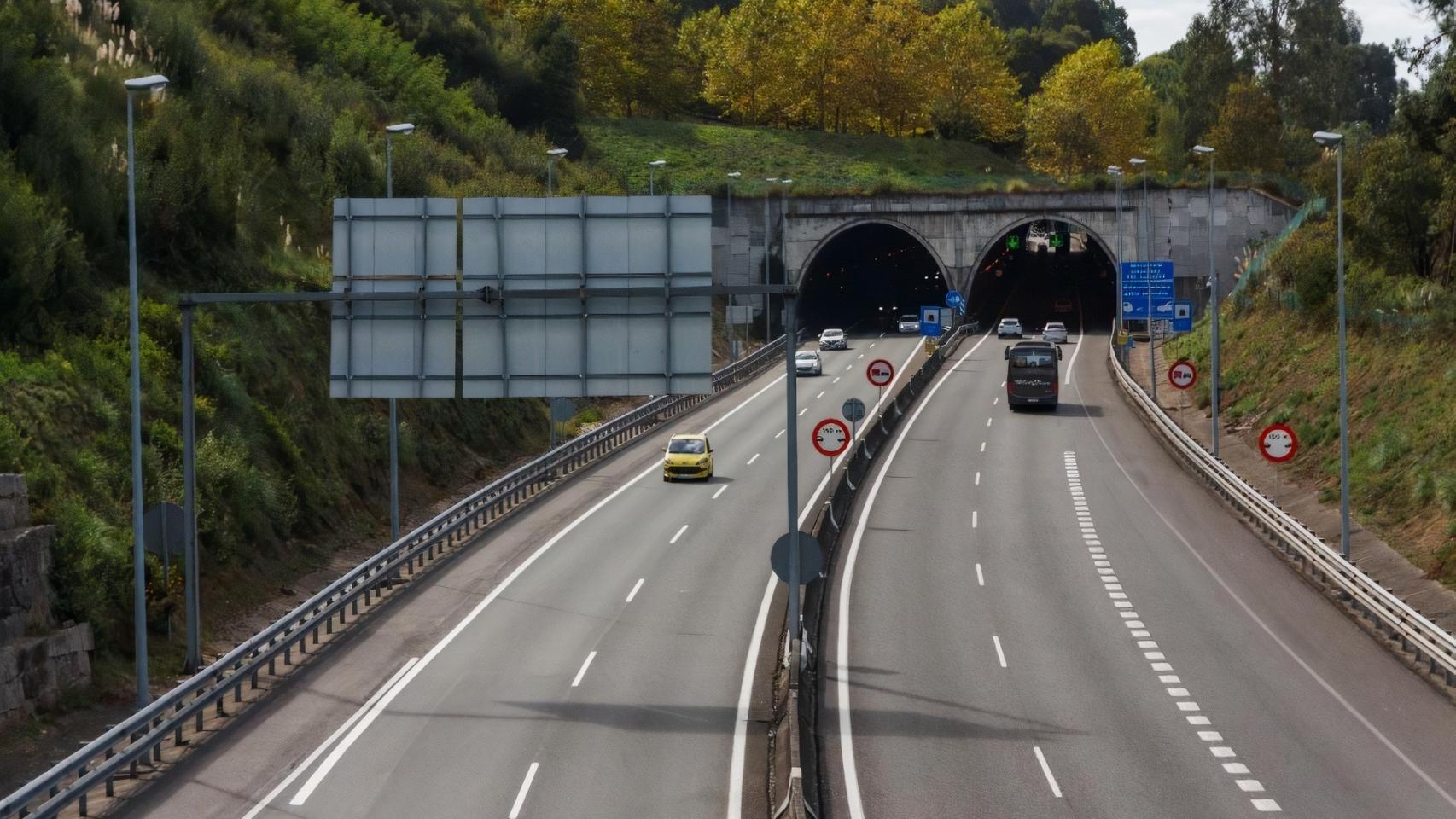 El túnel de A Madroa en la Autopista AP-9.