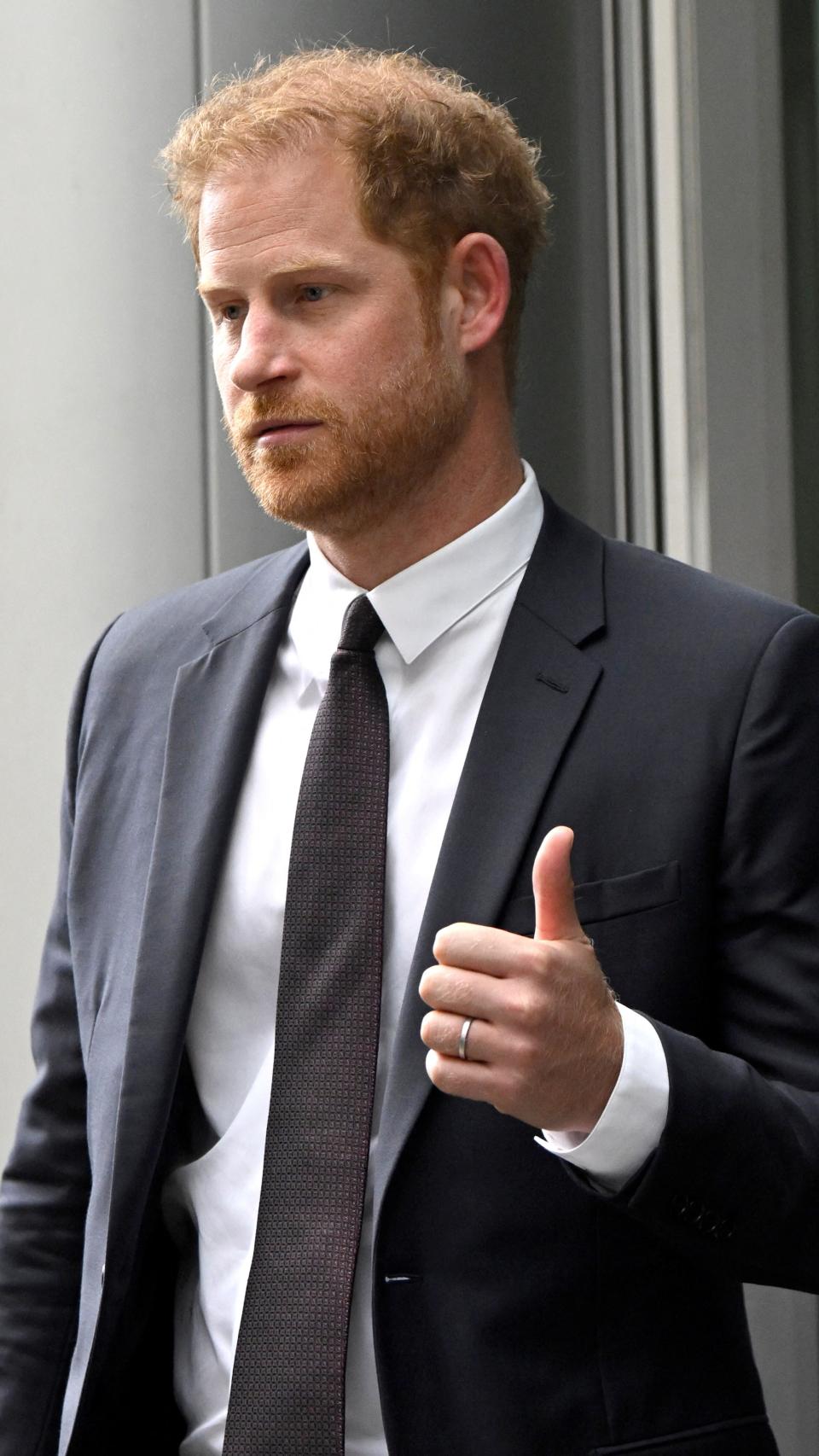 Harry de Inglaterra a su salida del tribunal, este pasado martes, en Londres.