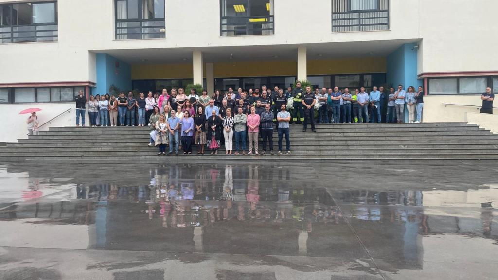 Minuto de silencio en Torremolinos tras el hallazgo del cadáver en vivienda que compartió Sibora con su expareja.