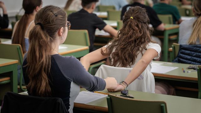 Dos alumnas en los exámenes de selectividad de la Comunidad Valenciana.