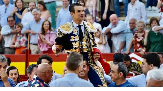 Manzanares, en la plaza de toros de Alicante.