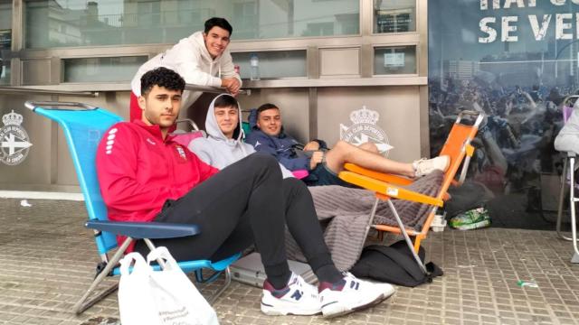 Damián y su grupo de amigos fueron los primeros en llegar