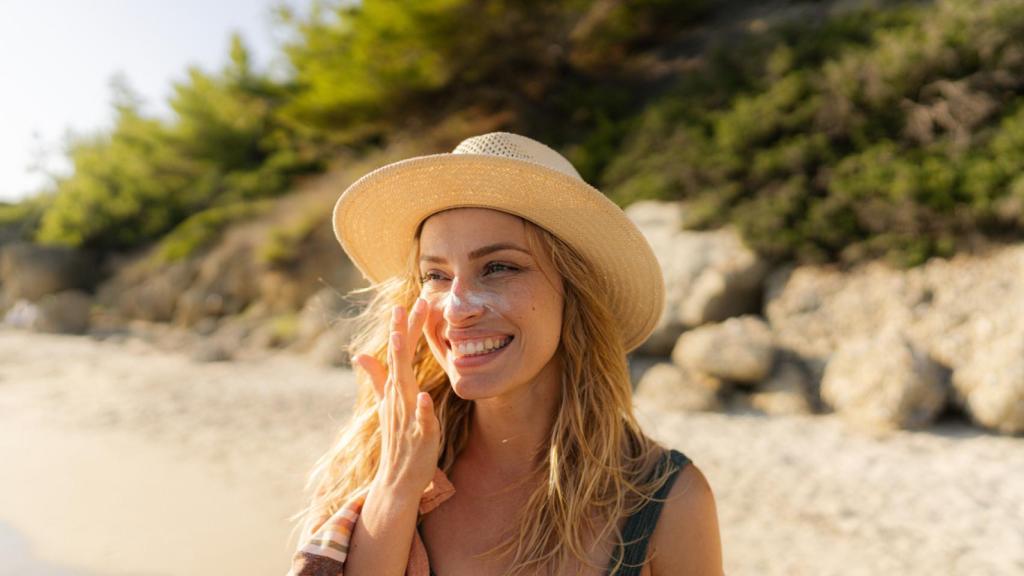 Mujer con autobronceador