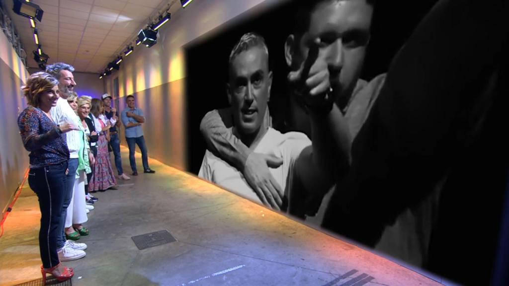 'Sálvame' informando de la boda de Kiko Hernández y Fran Antón.