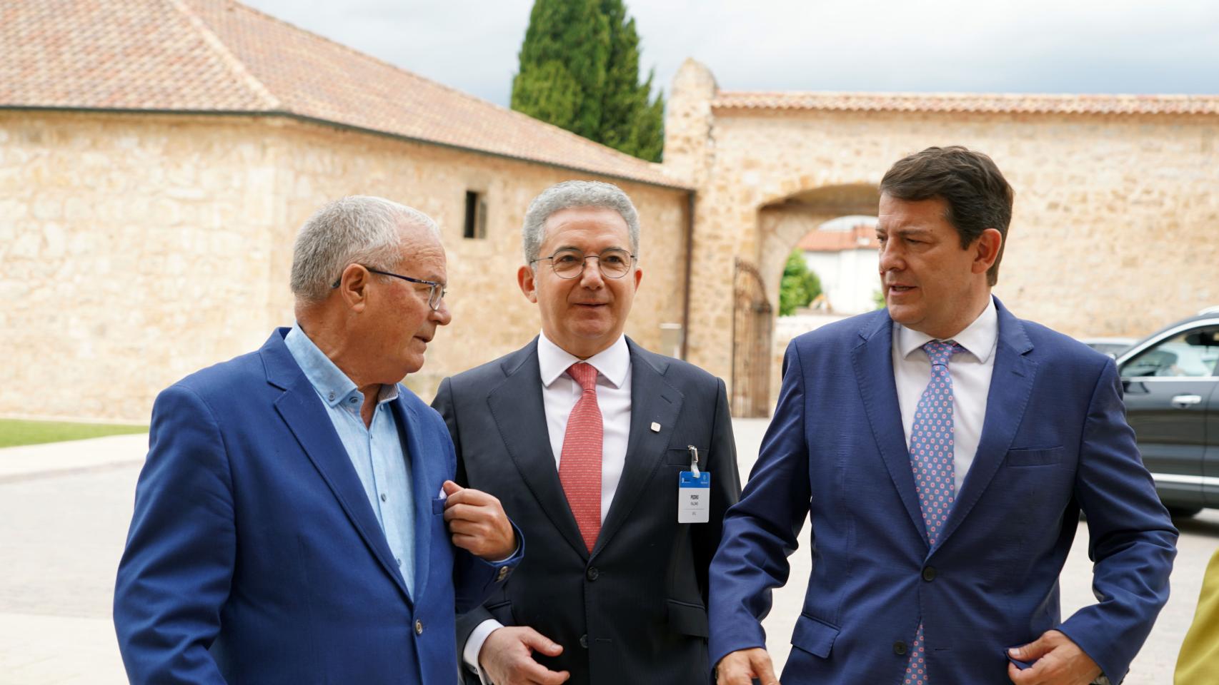 Pedro Palomo junto a Mañueco en el IX Congreso Regional de Empresa Familiar