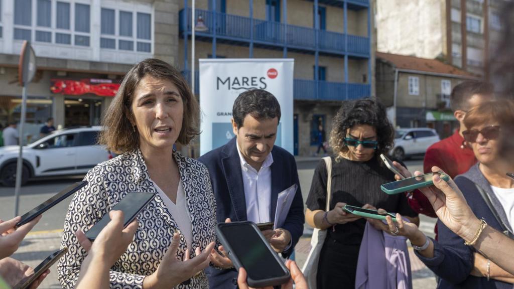 Carmen Gómez-Acebo, directora de Sostenibilidad de Coca-Cola Europacific Partners Iberia, respondiendo a las preguntas de los periodistas.