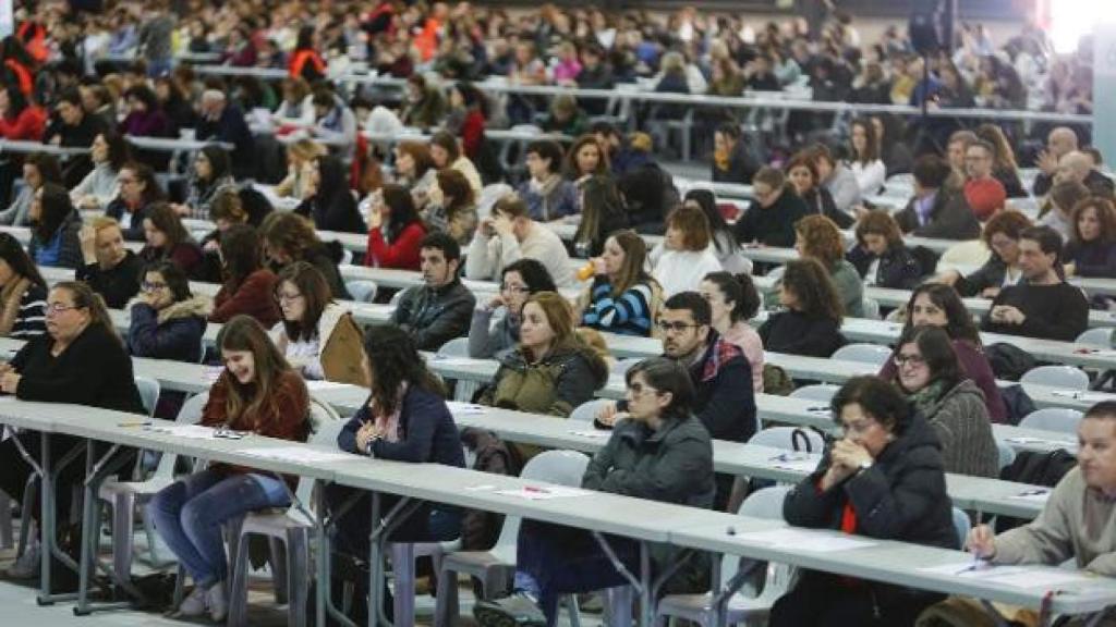 Aspirantes durante el examen de oposición.