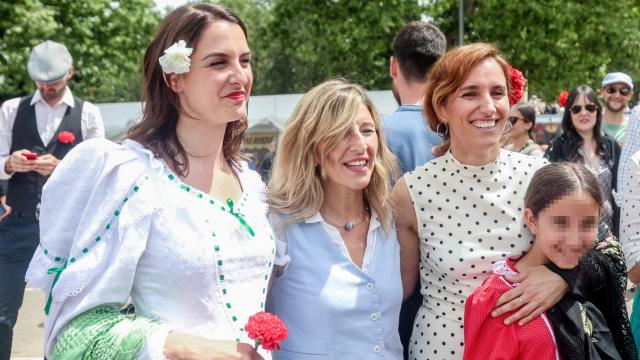 La portavoz de Más Madrid en el Ayuntamiento, Rita Maestre; la vicepresidenta Segunda del Gobierno y Ministra de Trabajo y Economía Social, Yolanda Díaz; y la portavoz de Más Madrid en la Asamblea, Mónica García.