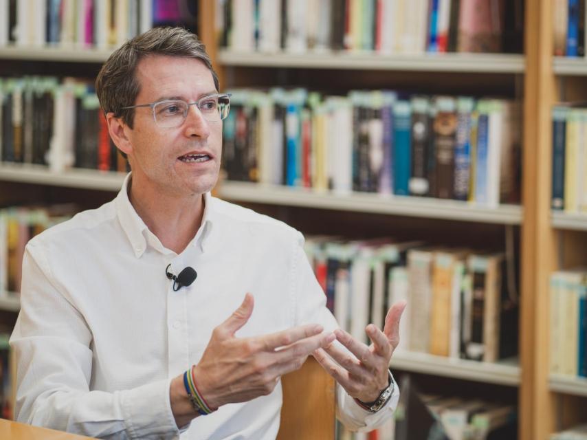 Capellán ha coordinado el libro 'Prensa y caricatura política en España' (1836-1874).