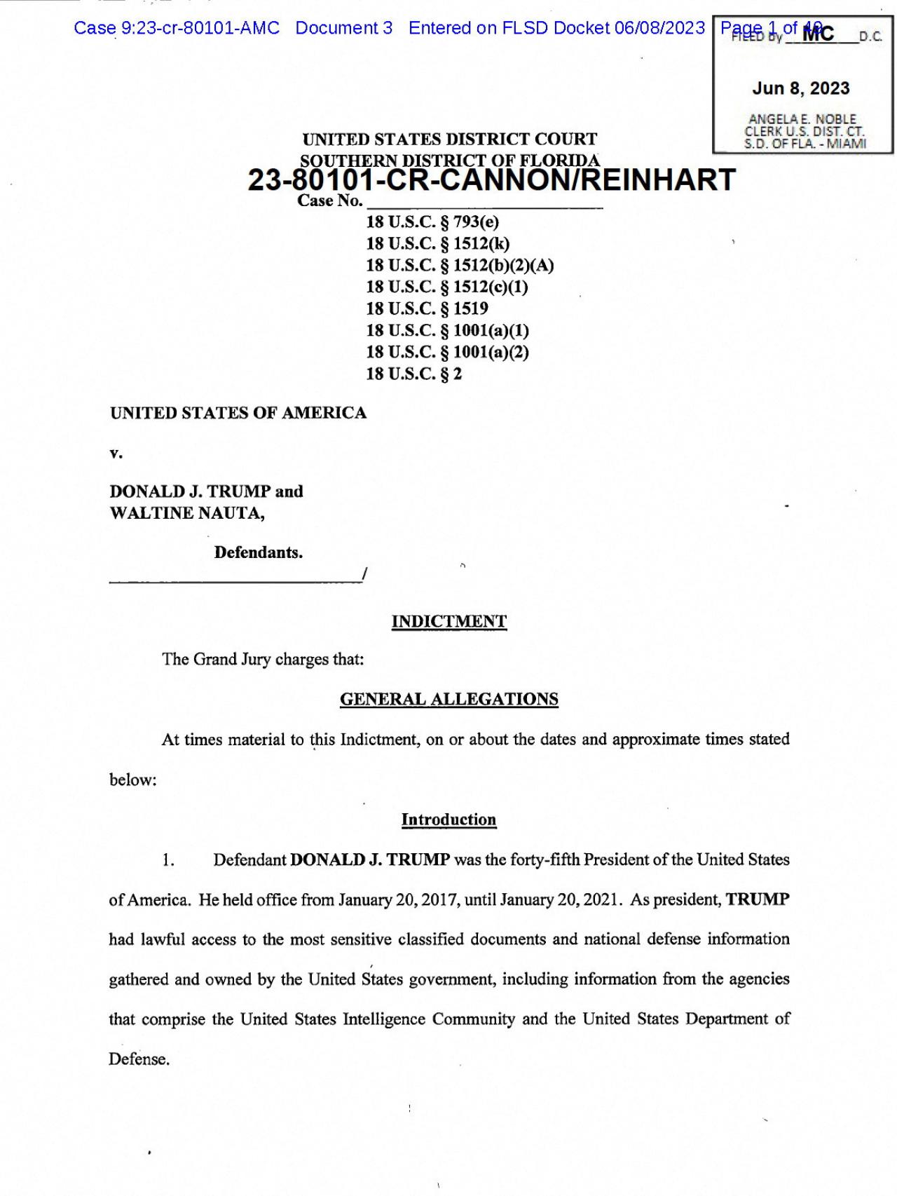 La primera página del documento de acusación contra Trump, emitido por el Departamento de Justicia de EEUU.