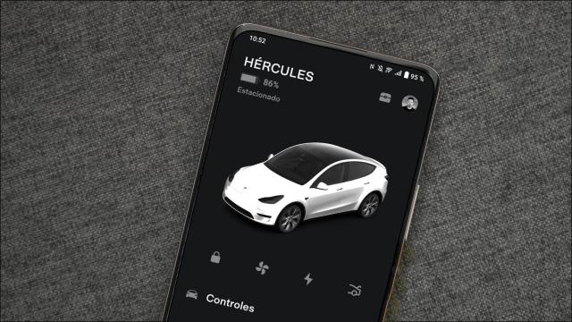 Por qué las apps de tu móvil son el nuevo campo de batalla de los fabricantes de coches