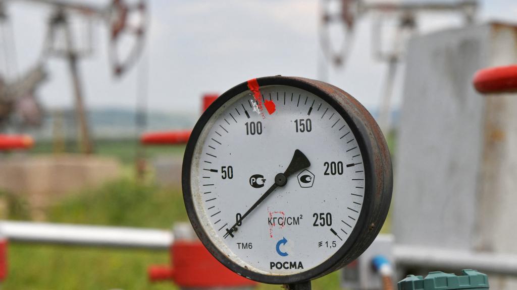 Un medidor de presión en un campo petrolífero de Tatarstán, en Rusia.