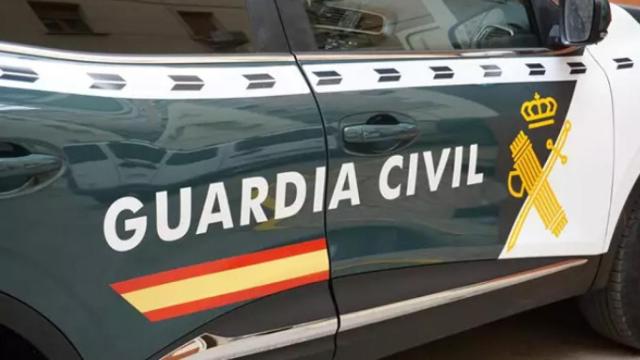 Uno de los vehículos de la Guardia Civil.