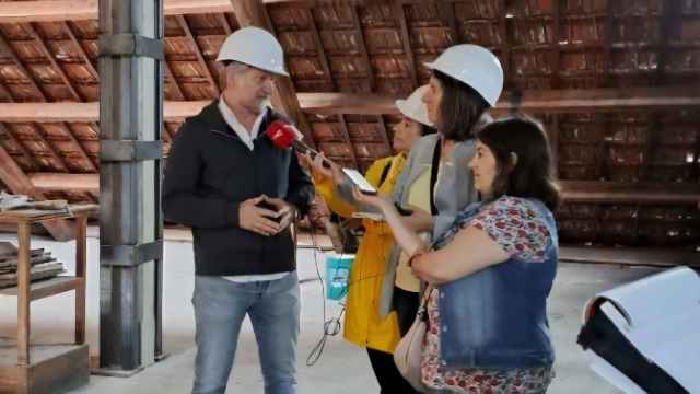 Pepe Vieira atiende a los medios de comunicación.