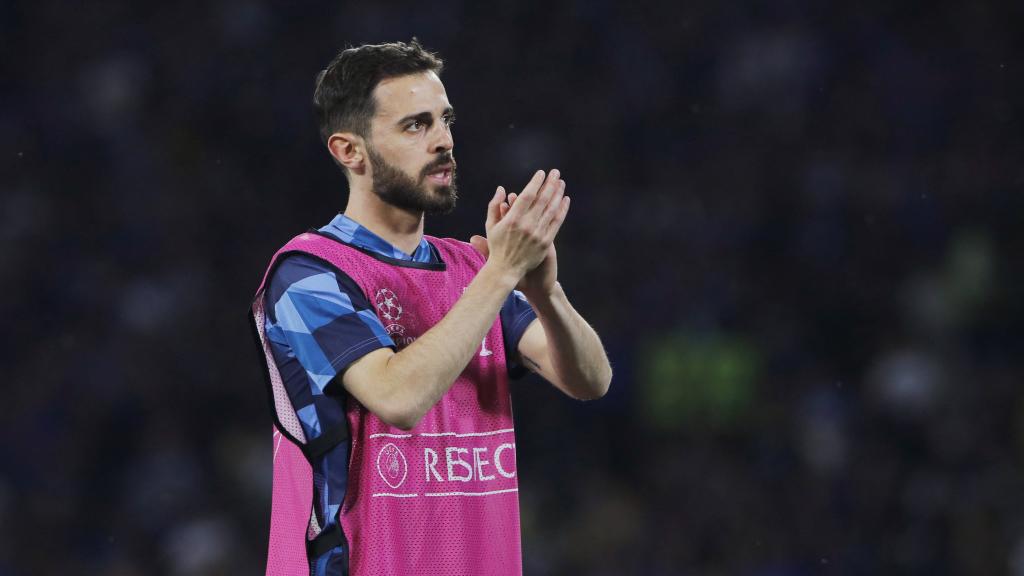 Bernardo Silva durante el calentamiento.