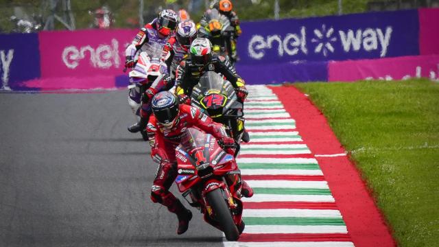 Pecco Bagnaia comanda la carrera al sprint, en el circuito italiano de Mugello.