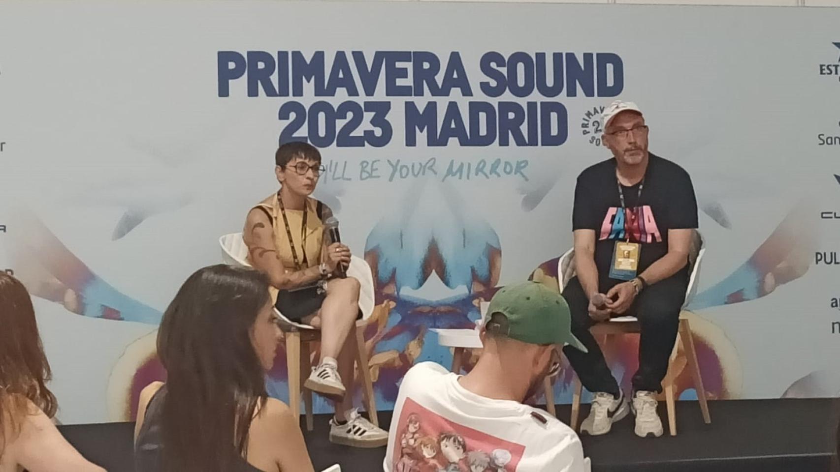 La directora del Primavera Sound en Madrid, Almudena Heredero, y el director de Comunicación, Joan Pons, en la rueda de prensa balance del festival. Foto: Europa Press