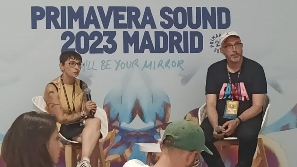 La directora del Primavera Sound en Madrid, Almudena Heredero, y el director de Comunicación, Joan Pons, en la rueda de prensa balance del festival. Foto: Europa Press