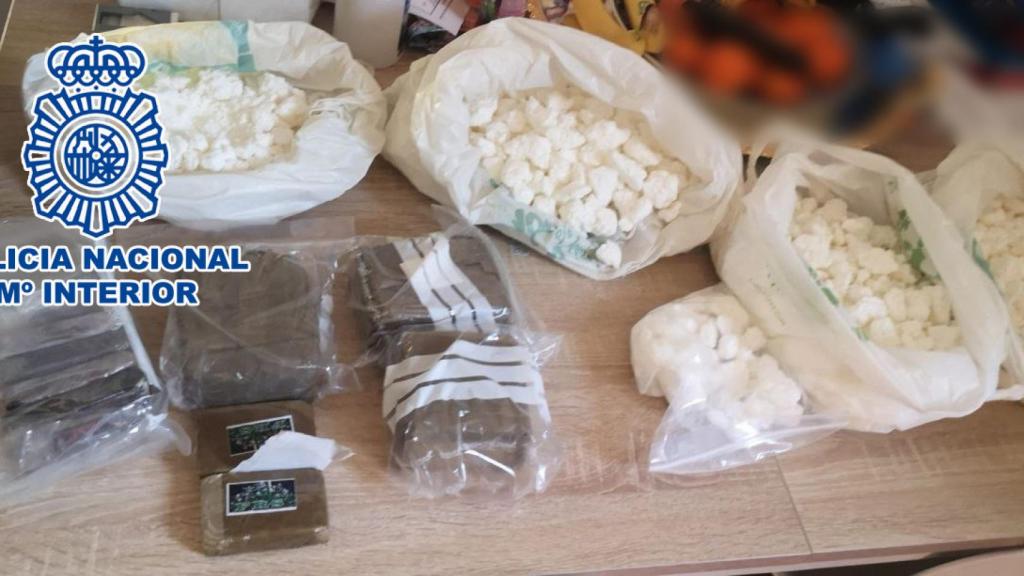 Otra imagen de droga intervenida.