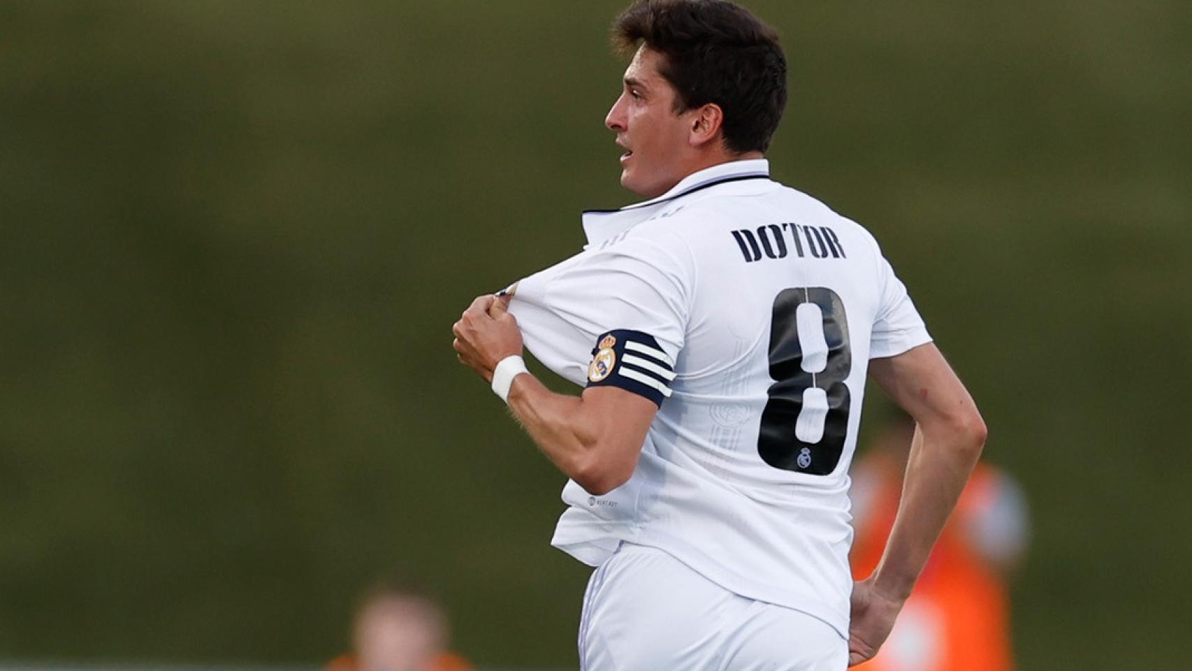 Dotor celebra su gol con el Castilla.
