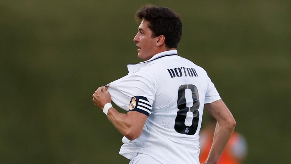 Dotor celebra su gol con el Castilla.