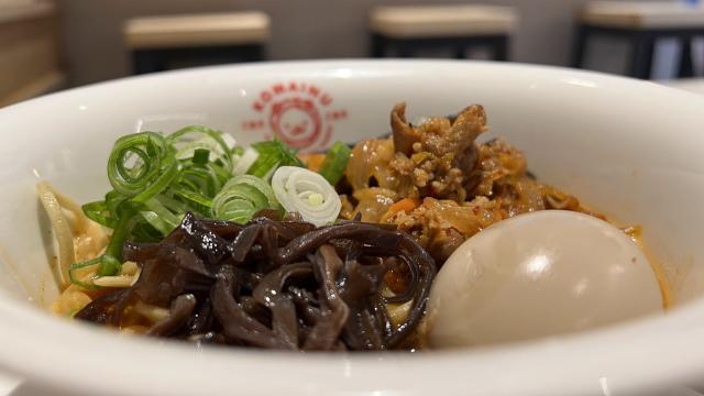 Así es el ramen japonés frío de verano que puedes probar en Komainu