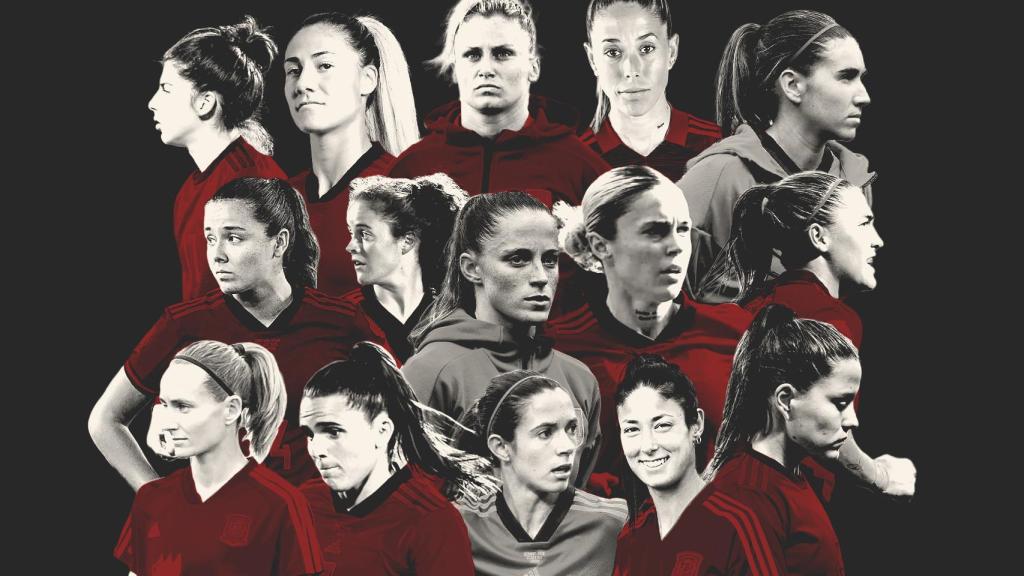 Aitana Bonmatí, Mariona Caldentey y Ona Batlle, junto a las '15 rebeldes' de la Selección