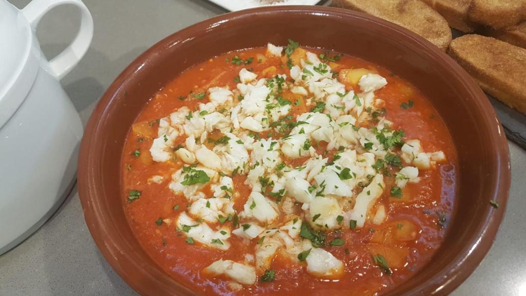 Plato de ajoarriero.