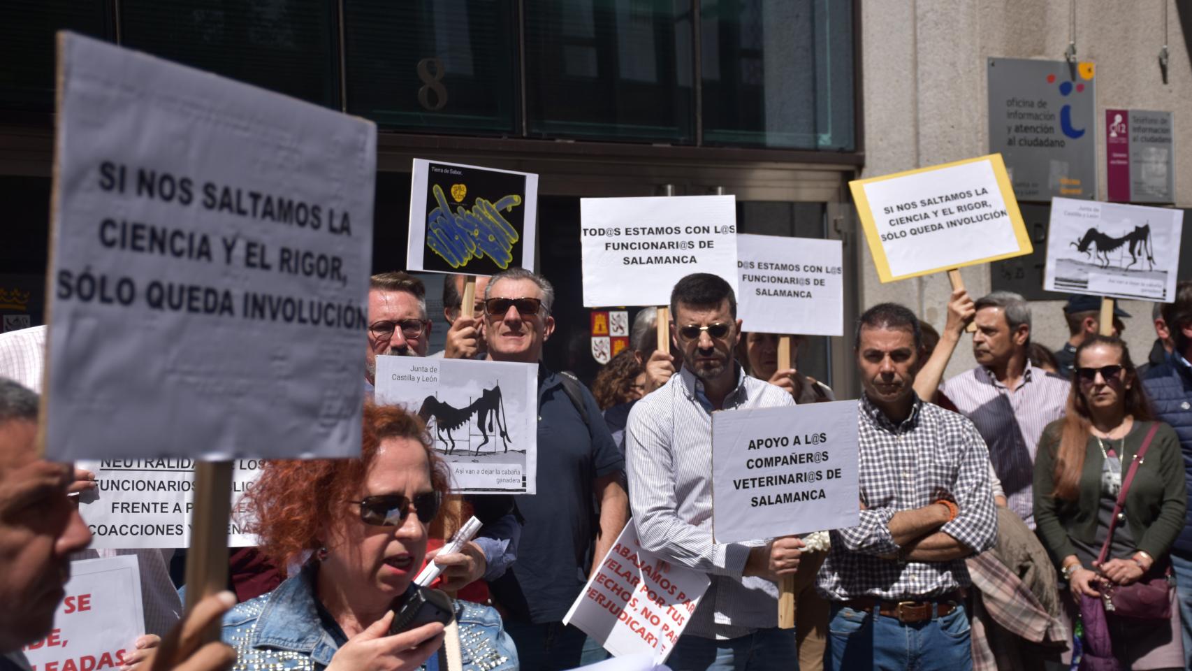 La portavoz Ines Sanz durante la lectura del manifiesto